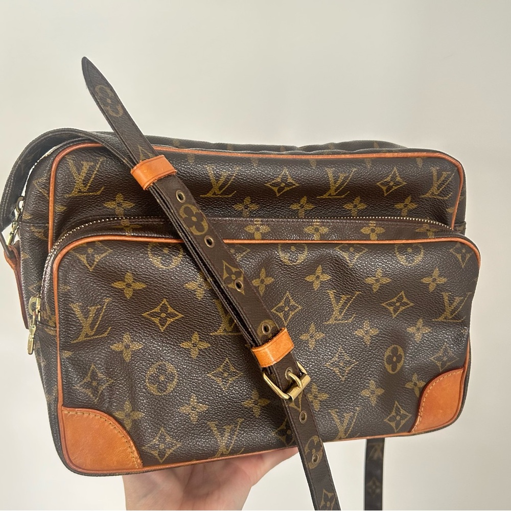 Louis Vuitton Messenger bag Nil